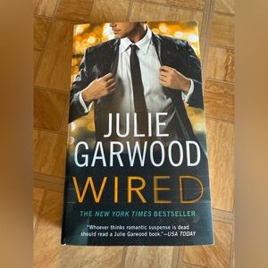 Julie Garwood “Wired” softcover